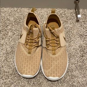 Nike breatheable shoes